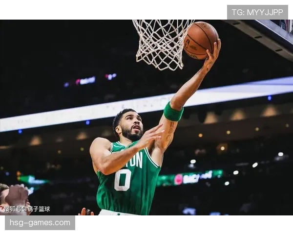 塔图姆无球效率提升，拉开空间改变绿军进攻结构