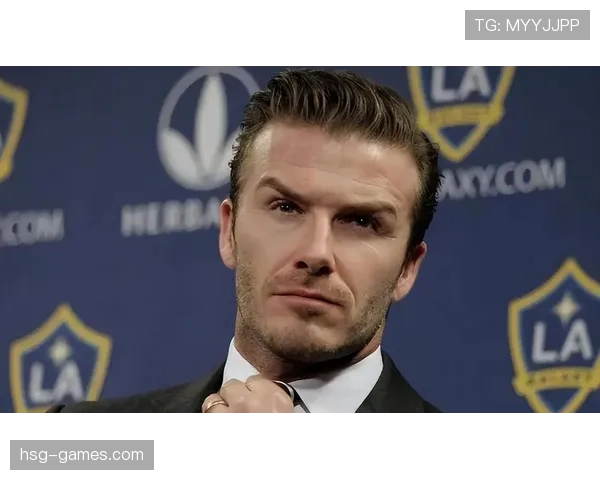 伊布退役后天天喝红酒配鱼子酱，这日子过得比贝克汉姆还像偶像剧